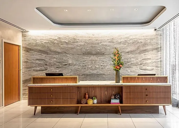 Le Meridien Essex Hotel Chicago