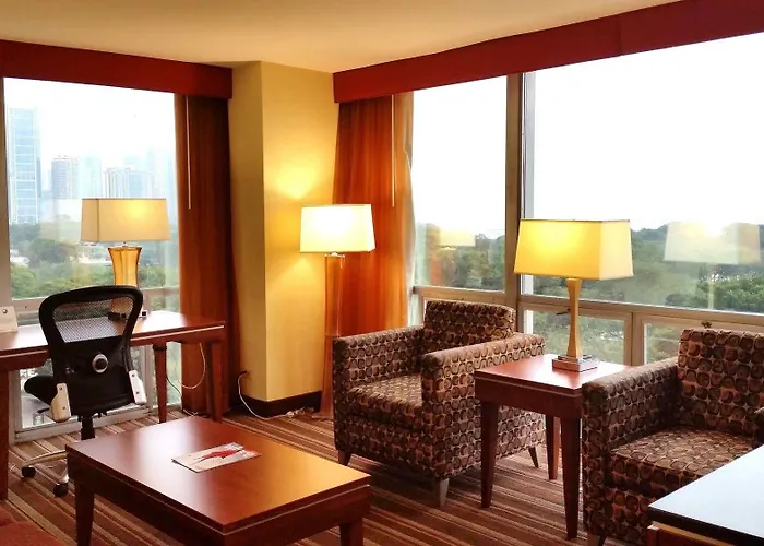 Le Meridien Essex Hotel 4*